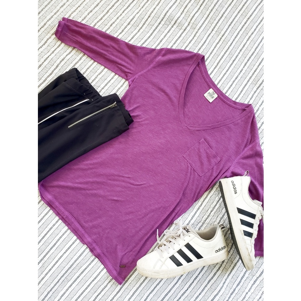 2/20 Victoria's Secret PINK 3/4 Sleeve Tee B8